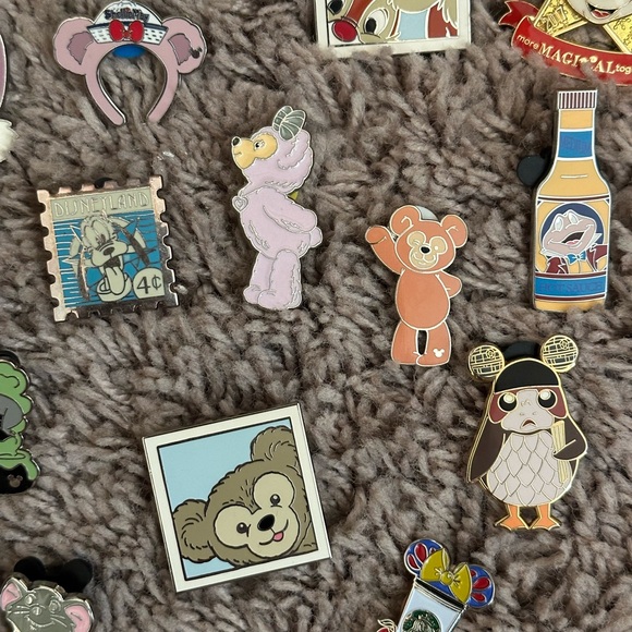 DISNEY PINS - Picture 4 of 6